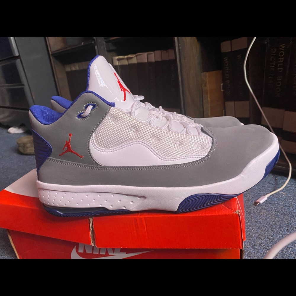 Nike Air Jordan Max Aura 2